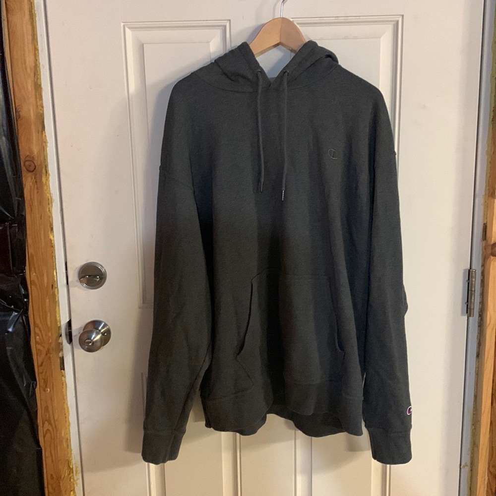 Men’s champion hoodie. Size 2 XL